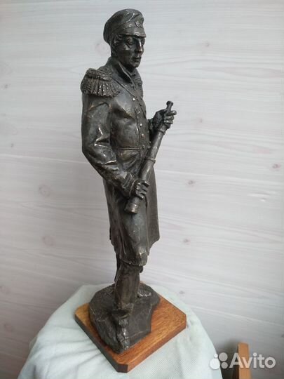 Бронзовая скульптура 