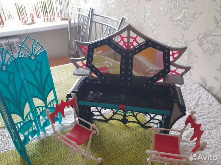 Мебель для куклы Монстр хай