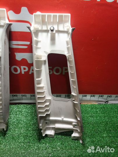 Обшивка стойки Lexus RX 3