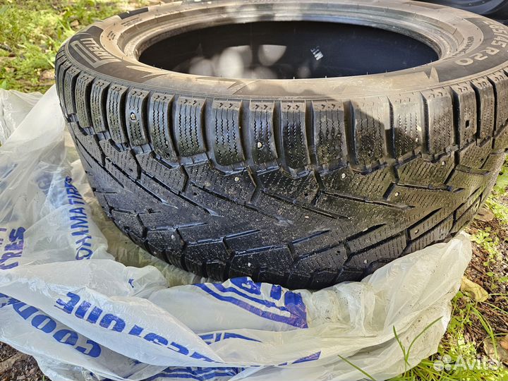 Pirelli Ice Zero 285/45 R20