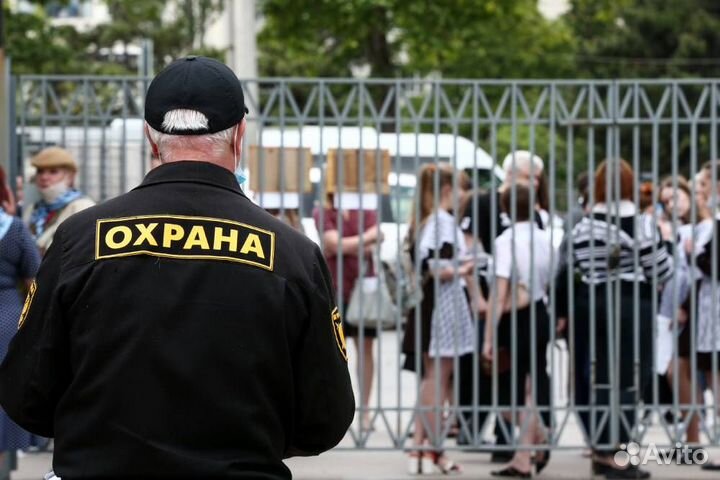 Сотрудники охраны в детские учреждения