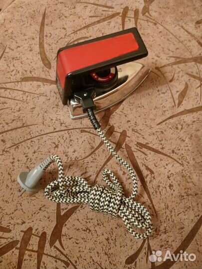 Дорожный малогабаритный утюг Харьков, СССР