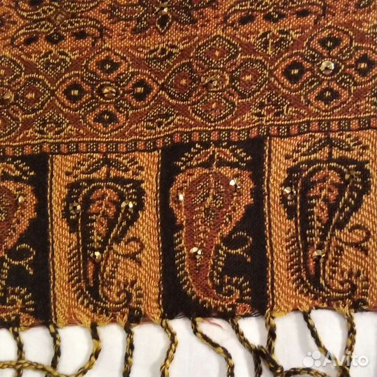 Палантин с узором пейсли