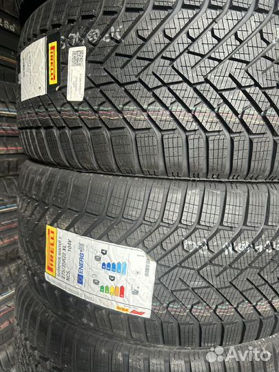 Pirelli Scorpion Winter 2 275/35 R22 и 315/30 R22 107V