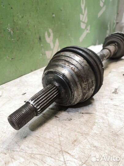 Полуось передняя левая Фольксваген Пассат Б3