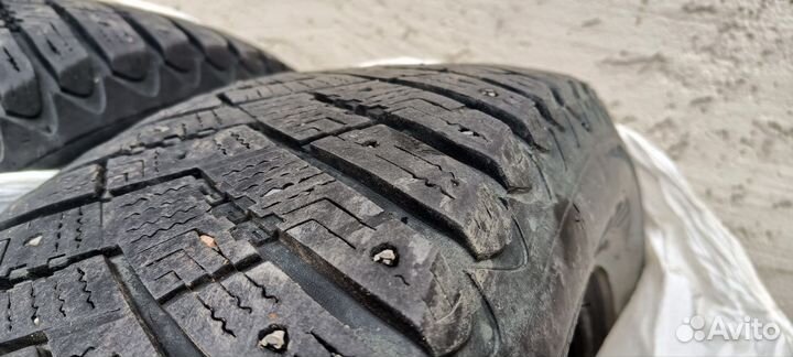 Goodyear UltraGrip Ice Arctic SUV 225/65 R17 102T