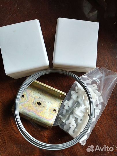 Карниз струнный