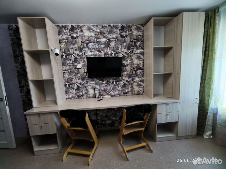 Письменный стол. Учебная зона