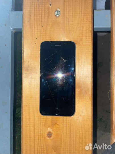 Телефон iPhone 6s
