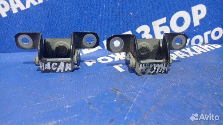 Петля крышки багажника Nissan Juke кроссовер 2014