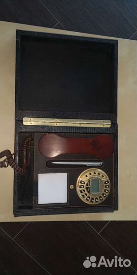 Телефон антикварный ретро