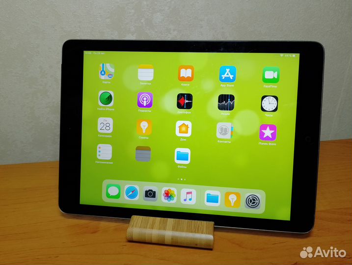 iPad Air 32 Гб Wi-Fi + sim-карта LTE c чехлом