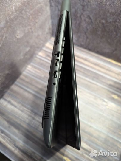 Alienware m18 R1, 14900hx, 4090, 64gb, 2tb