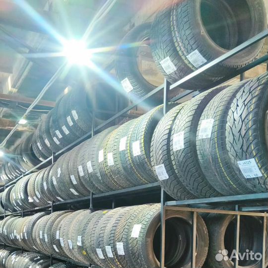 Nexen Roadian 571 235/65 R17 99L