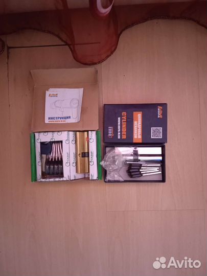 Замок, лечинки-секретки