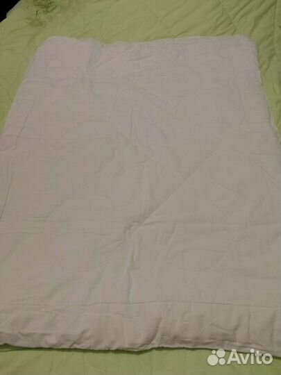 Детское одеяло новое, пододеяльники и простыни