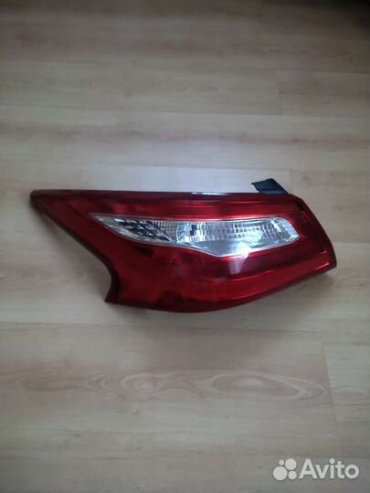 Задний левый фонарь nissan teana
