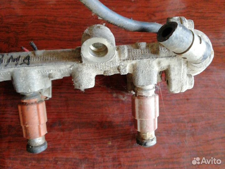 Топливная форсунка Mitsubishi Carisma 1.6 4g92