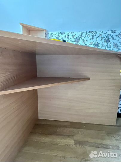 Угловой письменный стол