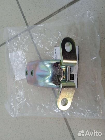 Петля правой пер двери Kia Optima 4