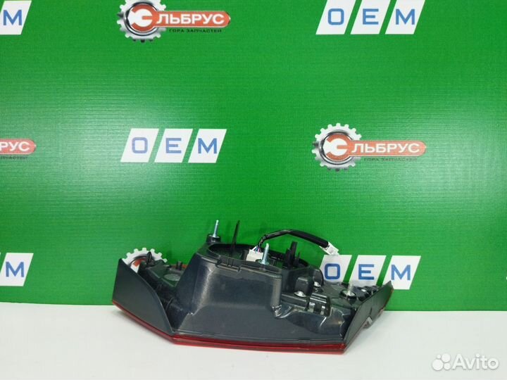 Фонарь левый внутренний Camry 70