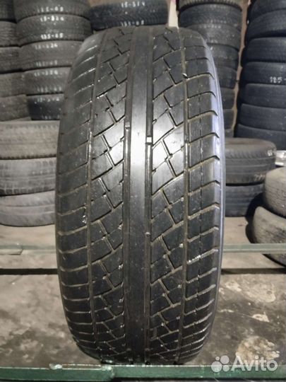 Roadstone Dark Horse II-60 215/60 R16