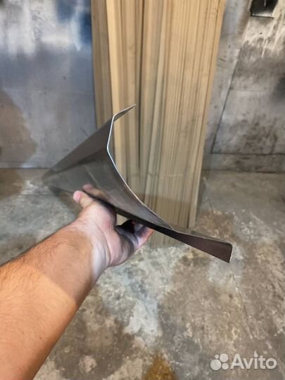 Кузовной порог на Dodge Caravan 4