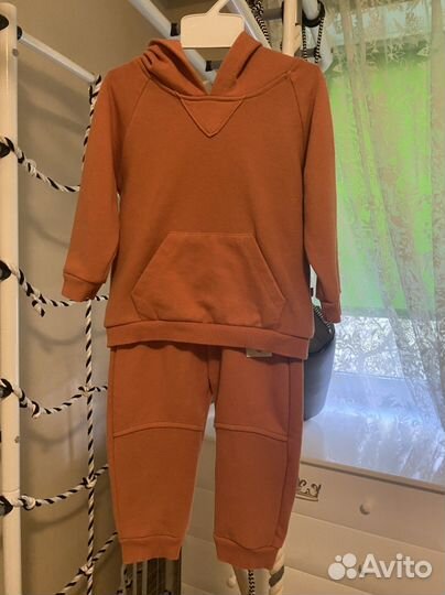 Спортивный костюм