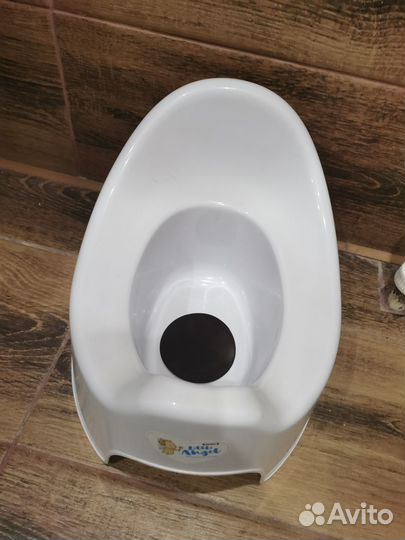 Детский горшок+в подарок наклейка для приучения