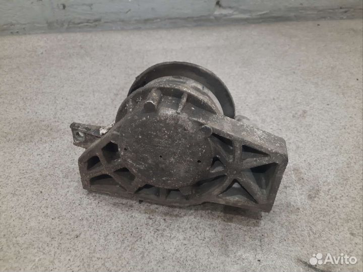 Подушка двигателя audi 100 C4