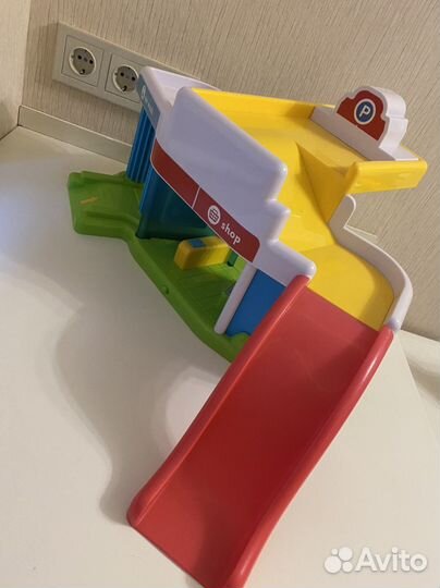 Игровой центр / Парковка ELC / Гараж ELC