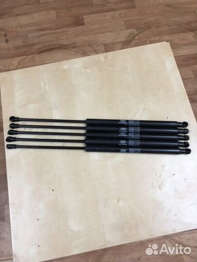 Амортизаторы капота на Сонату Тагаз