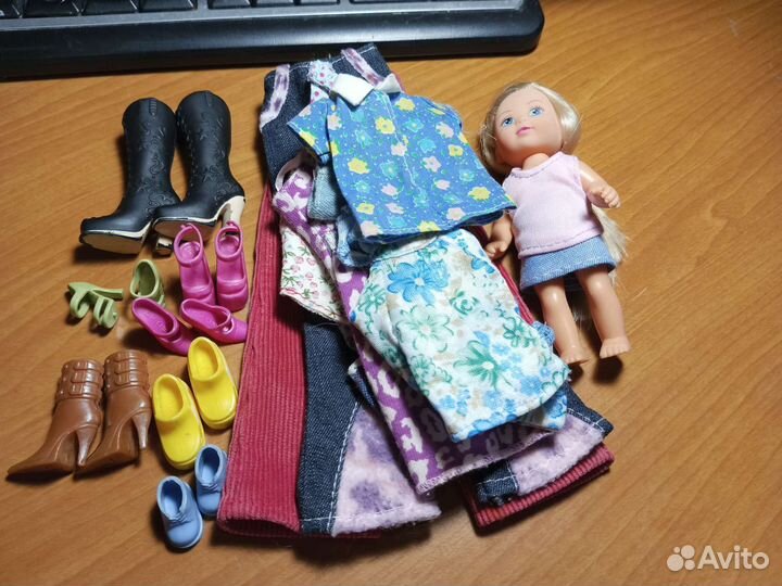 Одежда и обувь для барби и куколка Simba)