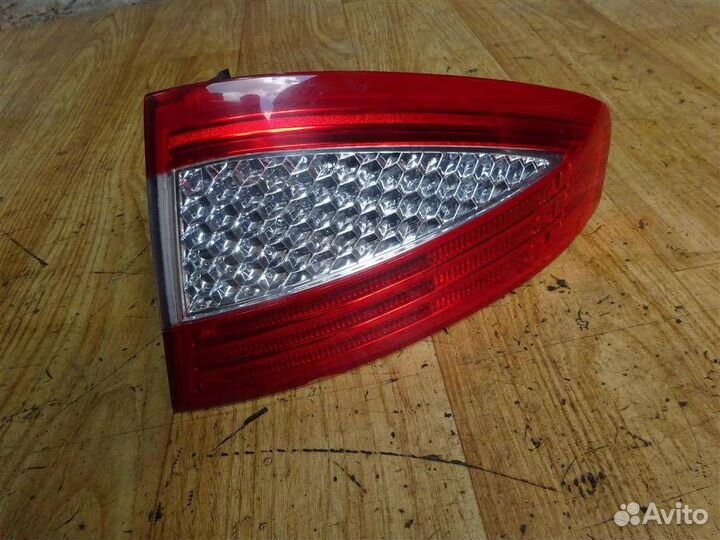 Фонарь задний наружный правый Ford Mondeo IV 2007