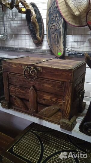 Сундук деревянный