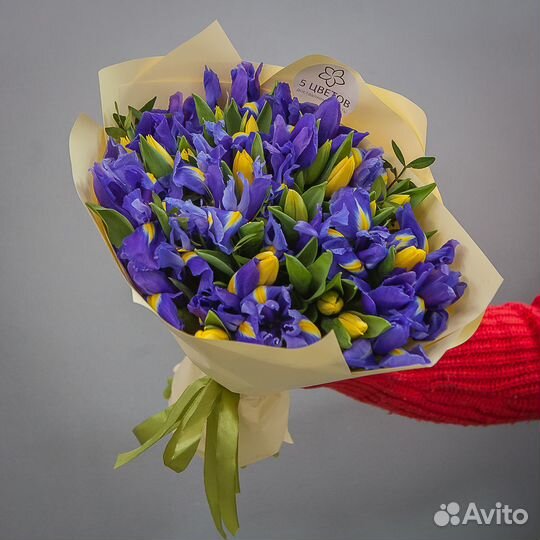 Букет 19 желтых тюльпанов 20 ирисов, цветы доставк
