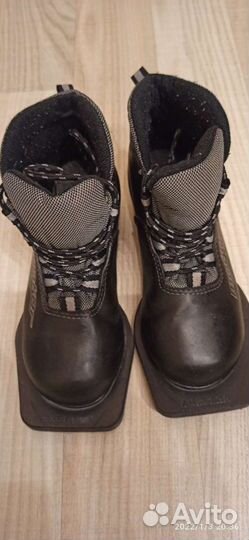 Лыжные ботинки 30р