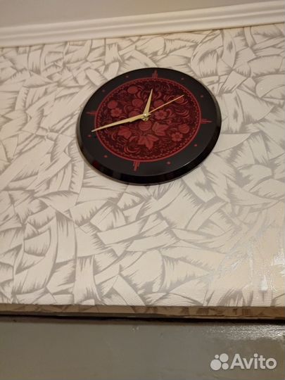 Часы электронные настенные
