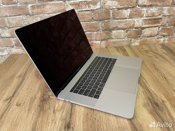 Apple MacBook Pro 15 2016 i7/16/512/460