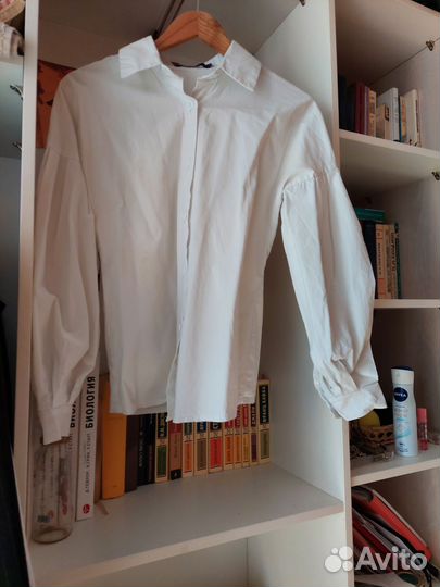 Белая рубашка с объёмным рукавами