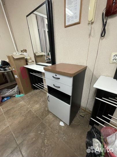 Шкаф купе новый. Зеркало со столом + тумбочка