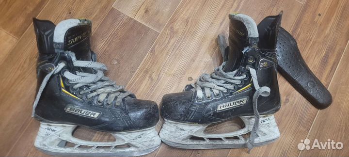 Коньки хоккейные