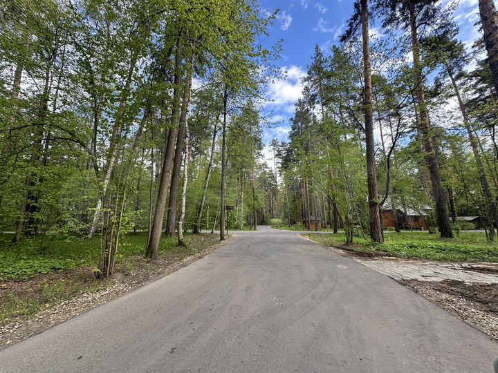 Дом 1774,6 м² на участке 25,7 сот.