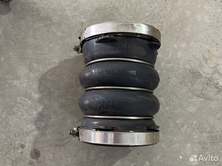 Патрубок porsche macan s