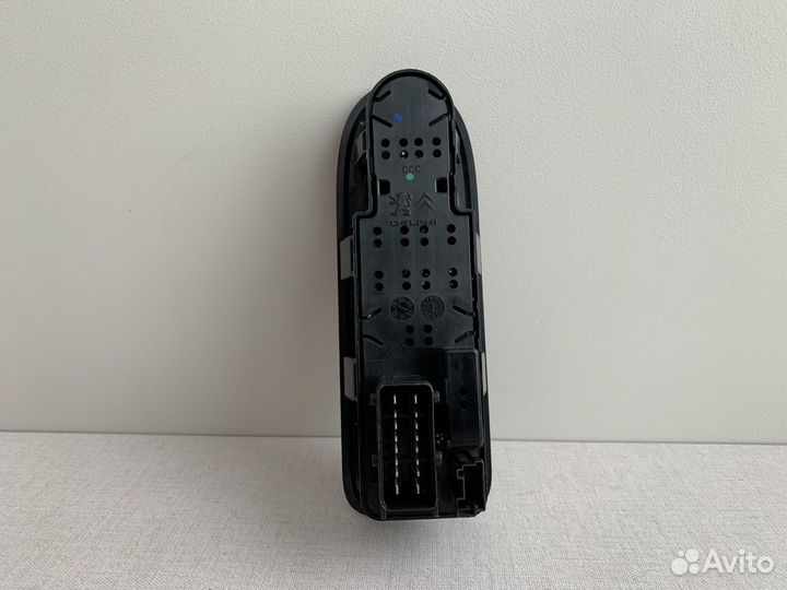 Блок кнопок стеклоподъемников зеркал Ситроен С3