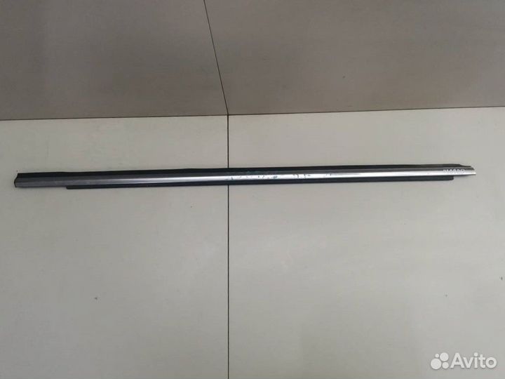 Накладка стекла заднего левого Kia Sportage 3 SL 2