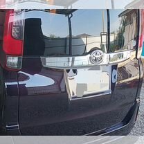 Toyota Noah 2.0 CVT, 2016, 80 000 км, с пробегом, цена 2 000 000 руб.