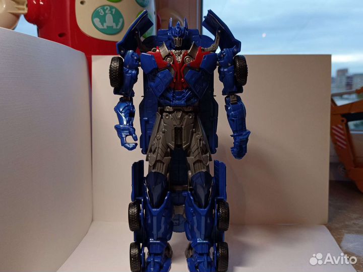 Трансформер Оптимус прайм
