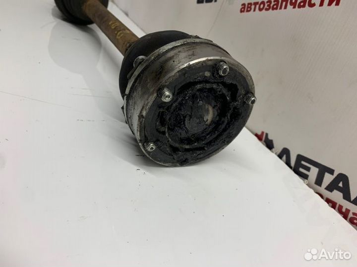 Полуось передний левый Volkswagen Passat B3 седан