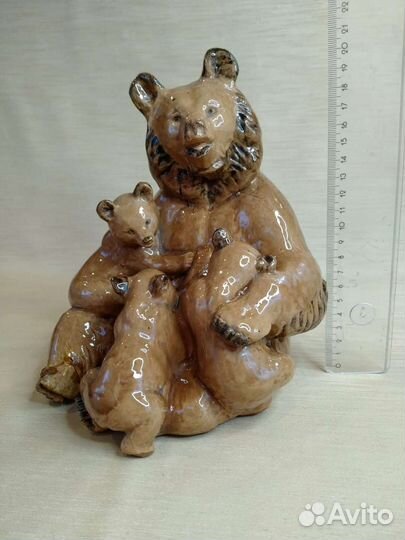 Статуэтка Медведица с медвежатами Старая Гжель